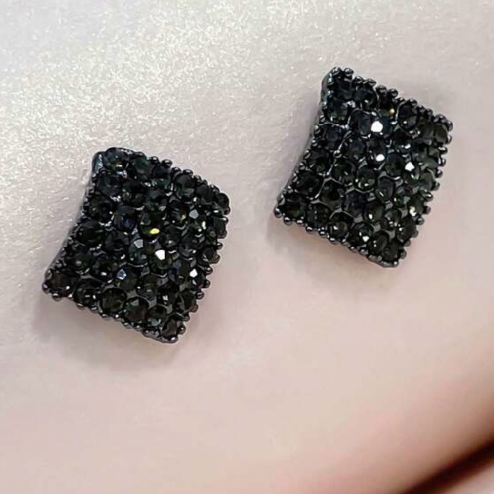 Black Stud Earrings In Diamond Shape Bedazzled w/ Sparkly Rhinestones NEVER WORN
